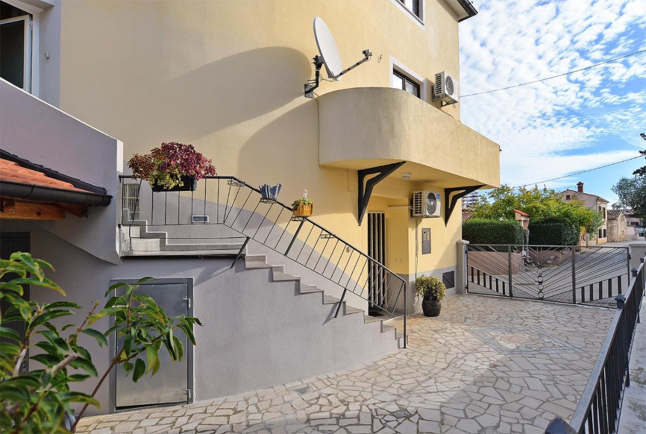 Apartments Jadranka 1279 Pomer Exterior photo
